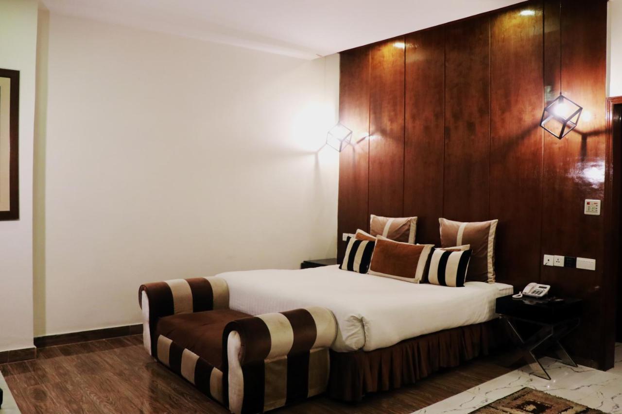 Hilton Suites Lahore Ngoại thất bức ảnh