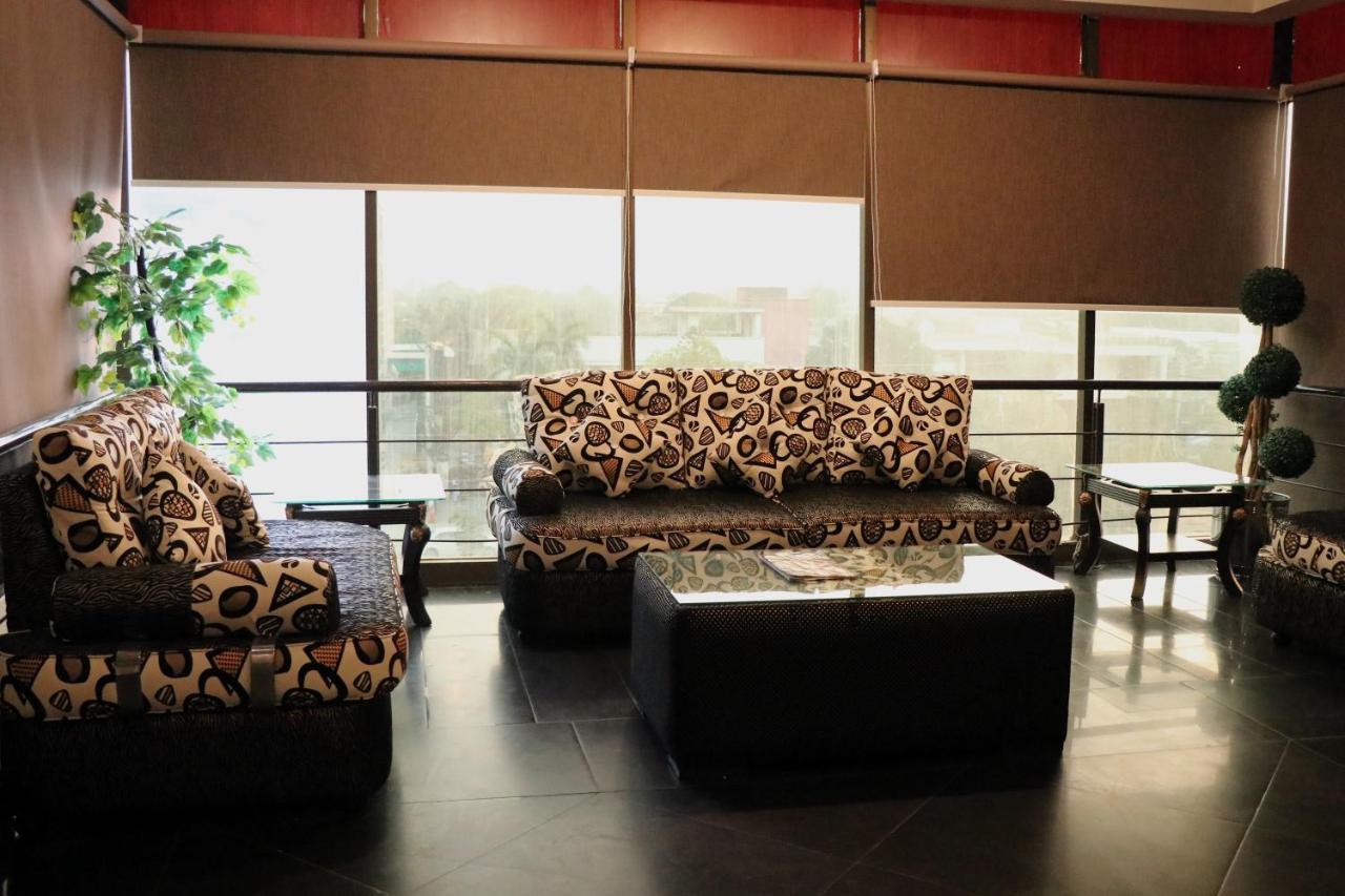 Hilton Suites Lahore Ngoại thất bức ảnh