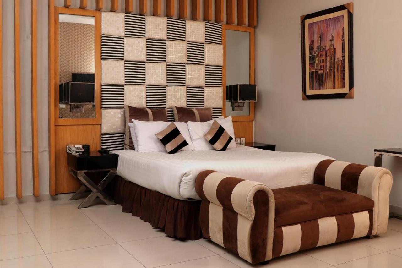 Hilton Suites Lahore Ngoại thất bức ảnh