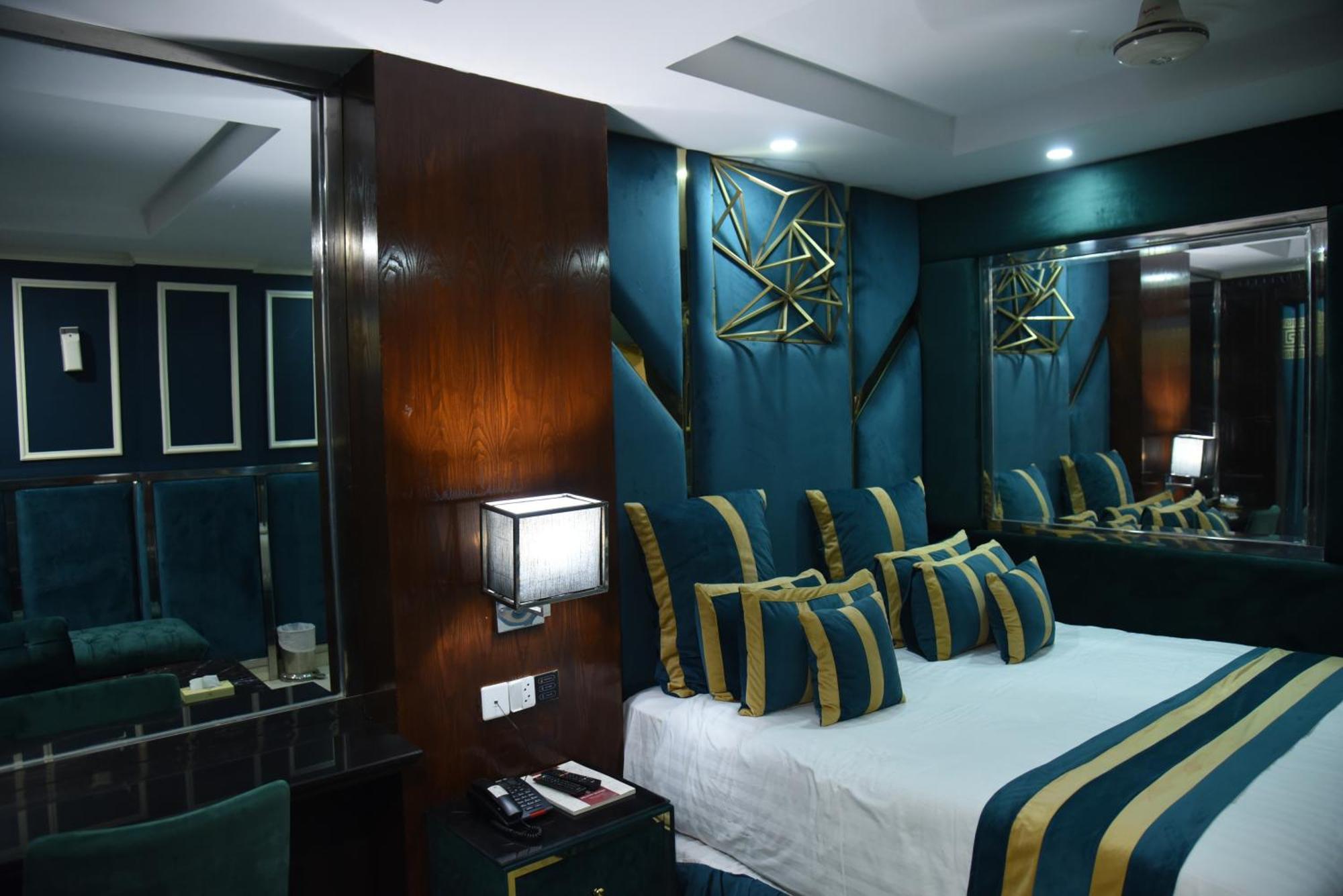 Hilton Suites Lahore Ngoại thất bức ảnh