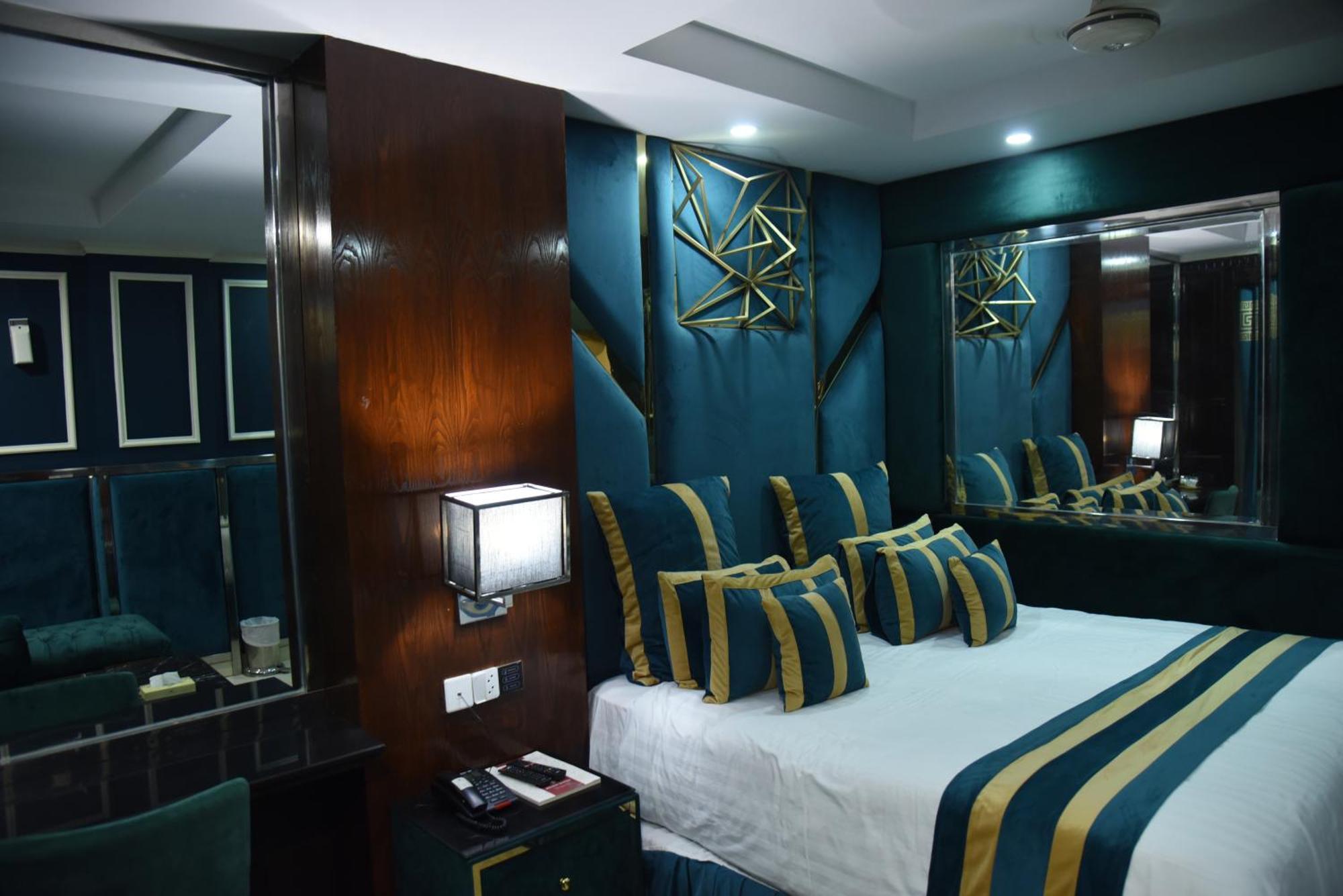 Hilton Suites Lahore Ngoại thất bức ảnh
